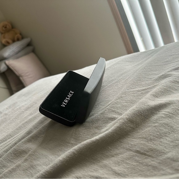 Versace | Full-size Leather Sunglasses/Glasses Case, Black w/ Gold Logo; Unisex - Picture 6 of 8